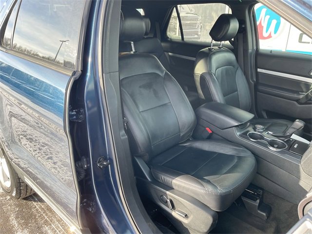 Used 2017 Ford Explorer XLT w/ Equipment Group 202A image 27