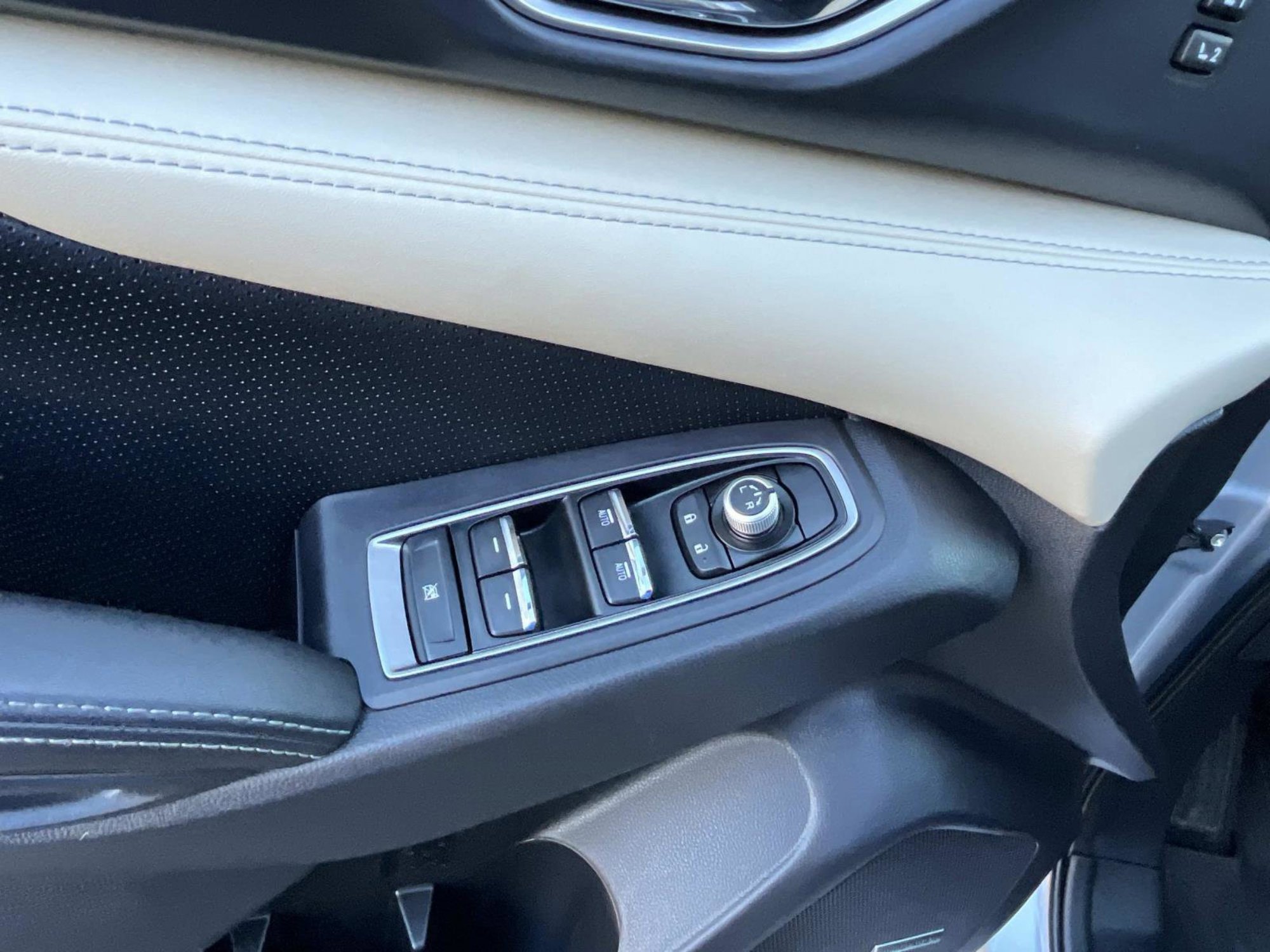 Used 2022 Subaru Ascent Limited w/ Technology Package image 30