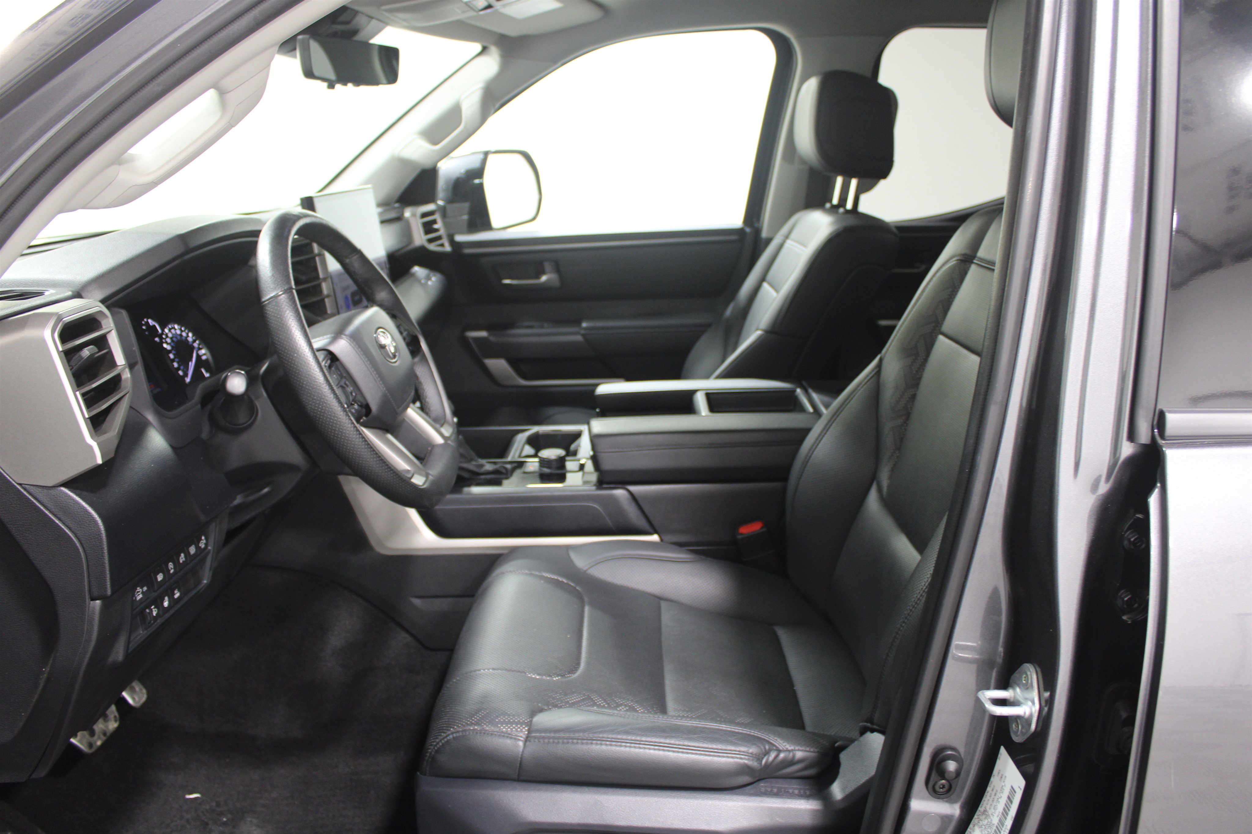 Used 2022 Toyota Tundra SR5 image 3