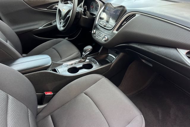 Used 2025 Chevrolet Malibu LT FWD image 17