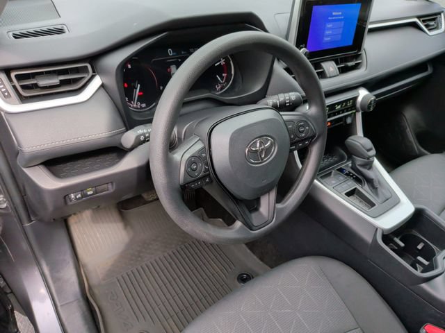 Used 2025 Toyota RAV4 XLE FWD image 17