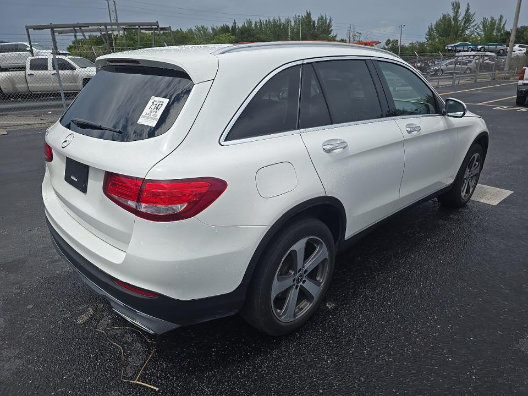 Used 2019 Mercedes-Benz GLC 300 w/ Premium Package image 2