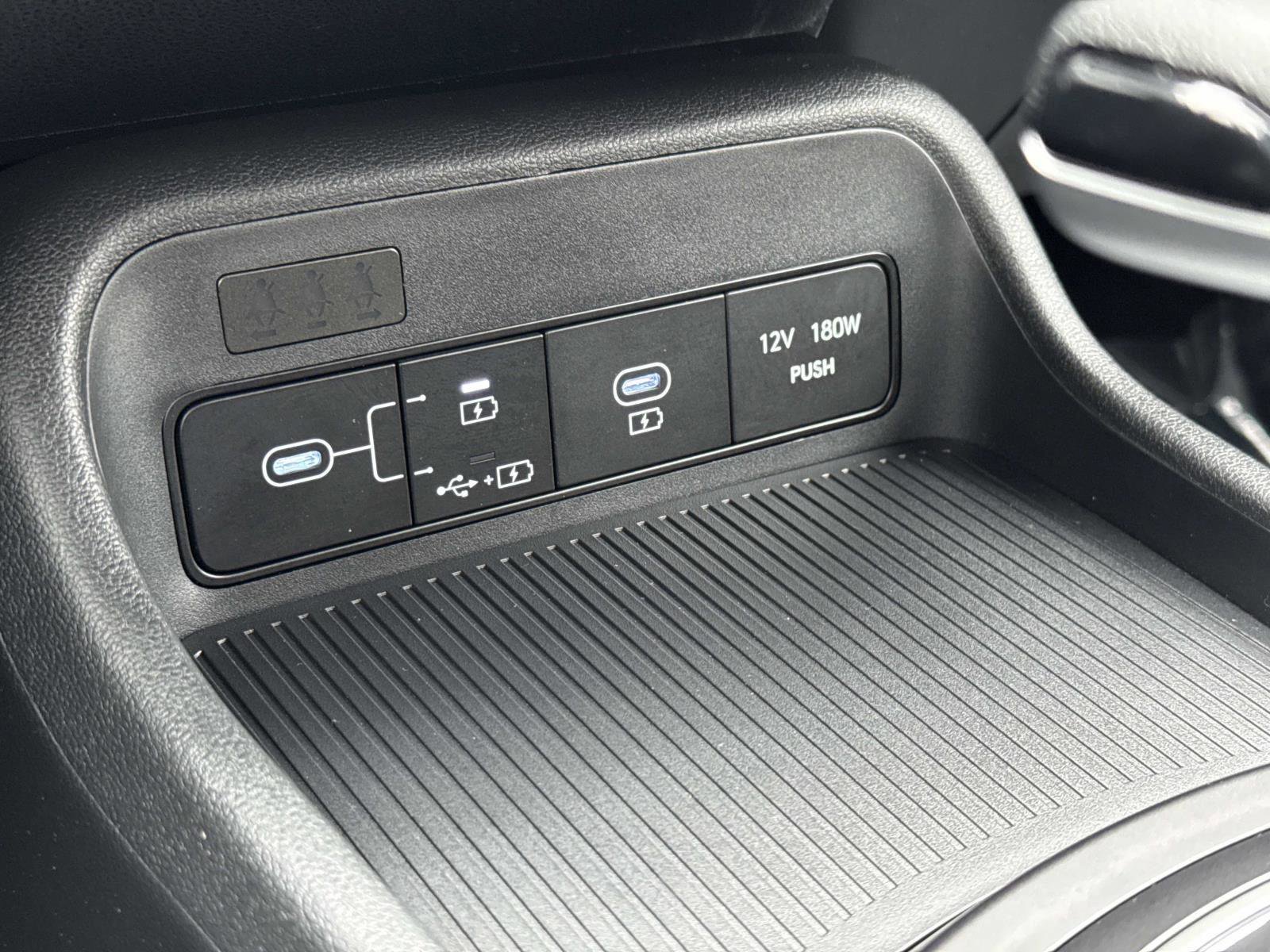 Certified 2024 Hyundai Kona SE image 7