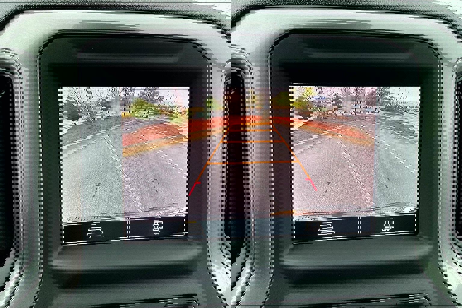 Used 2025 Chevrolet Silverado 1500 Custom image 11