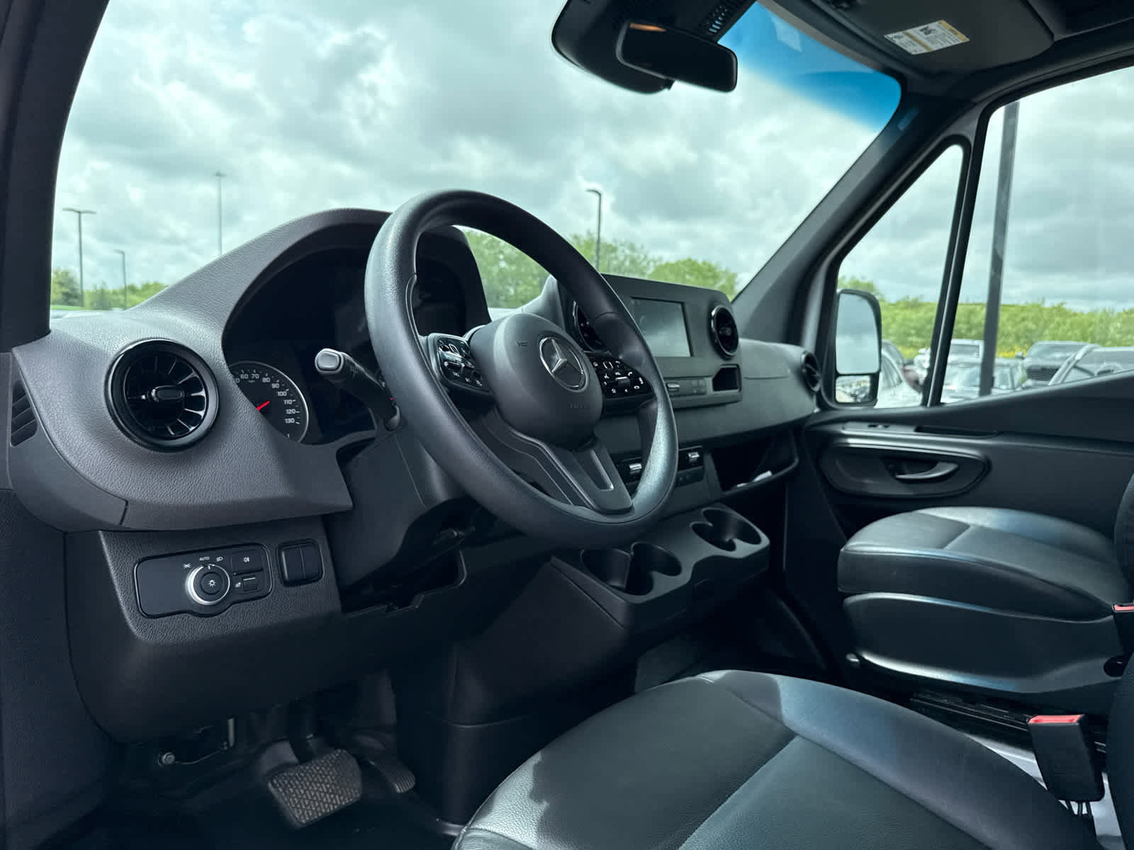 Used 2023 Mercedes-Benz Sprinter 2500 image 14