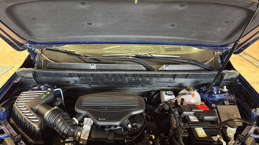 Used 2023 GMC Acadia AT4 w/ Technology Package image 11