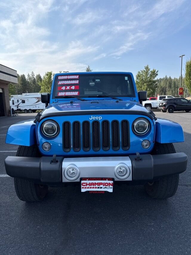 Used 2015 Jeep Wrangler Unlimited Sahara w/ Dual Top Group AWD/4WD image 2