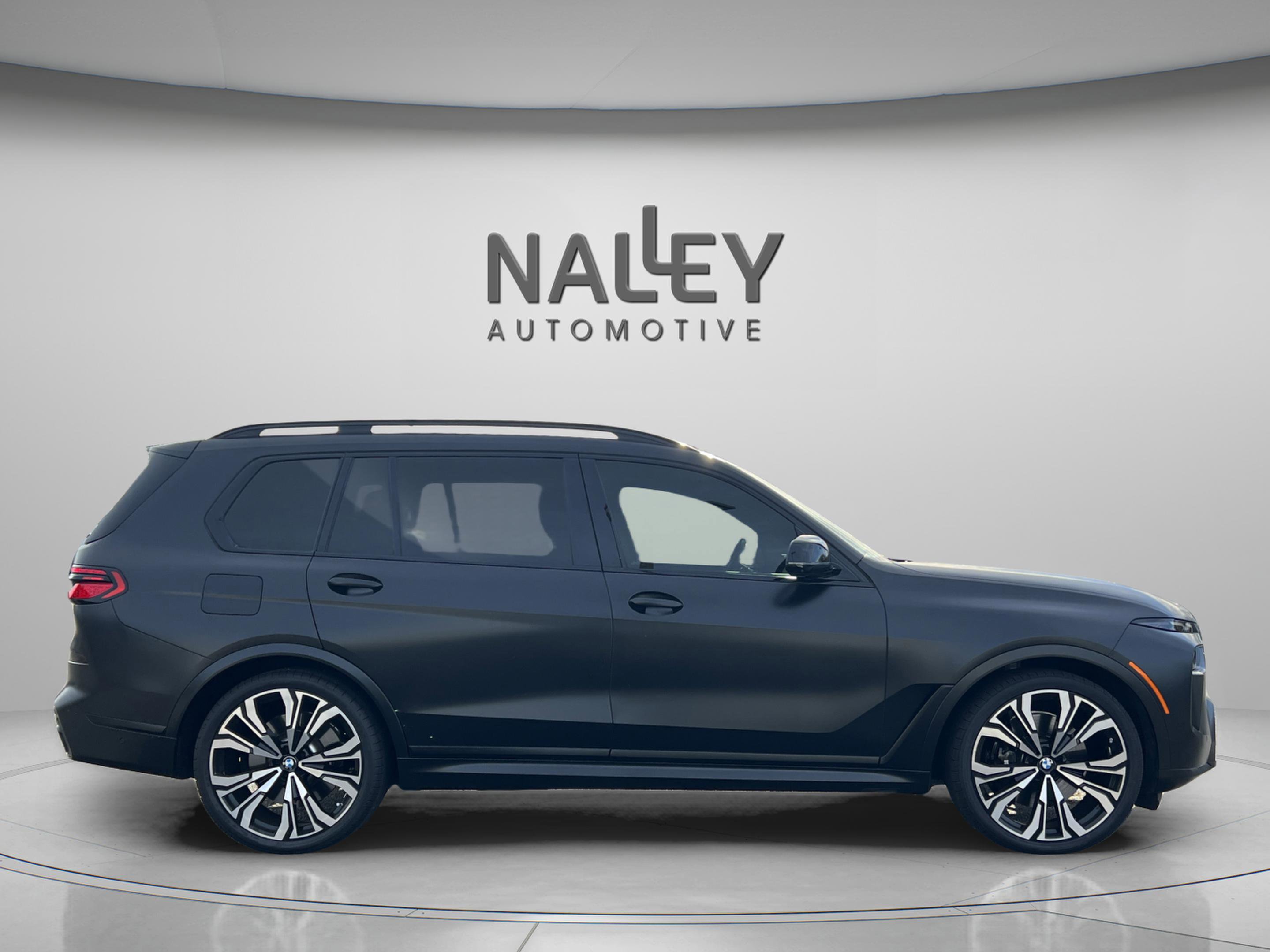 Used 2024 BMW X7 M60i image 6