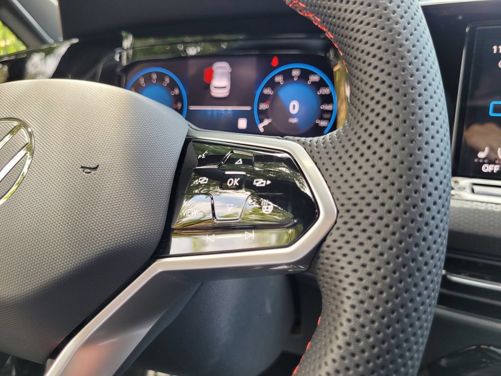 New 2024 Volkswagen GTI SE FWD image 23