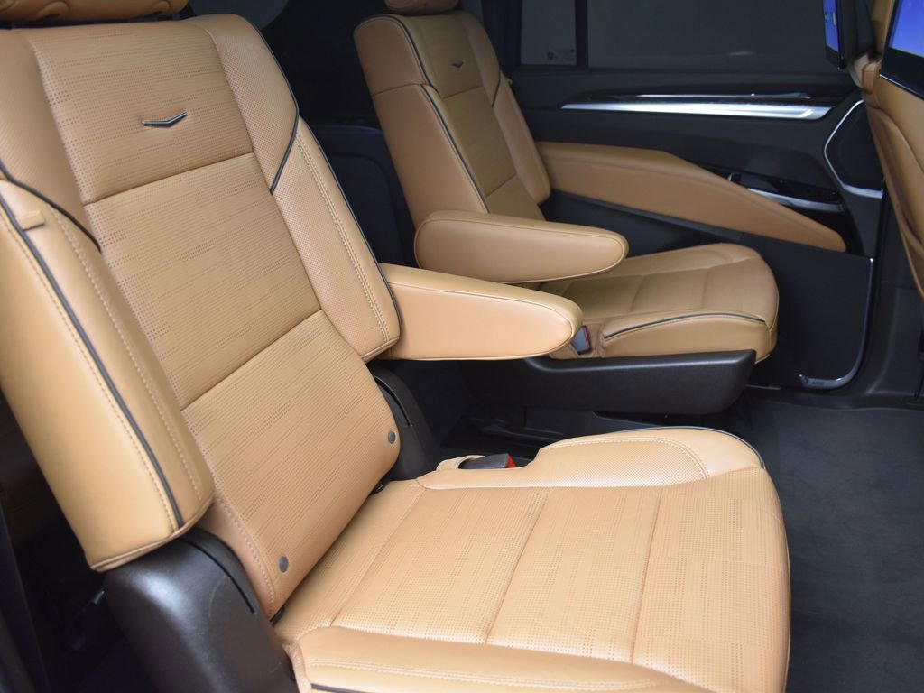 Certified 2025 Cadillac Escalade ESV Premium Luxury w/ Touring Package image 36