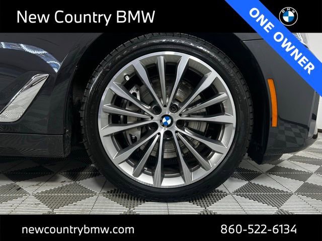Used 2023 BMW 540i xDrive w/ Premium Package image 9