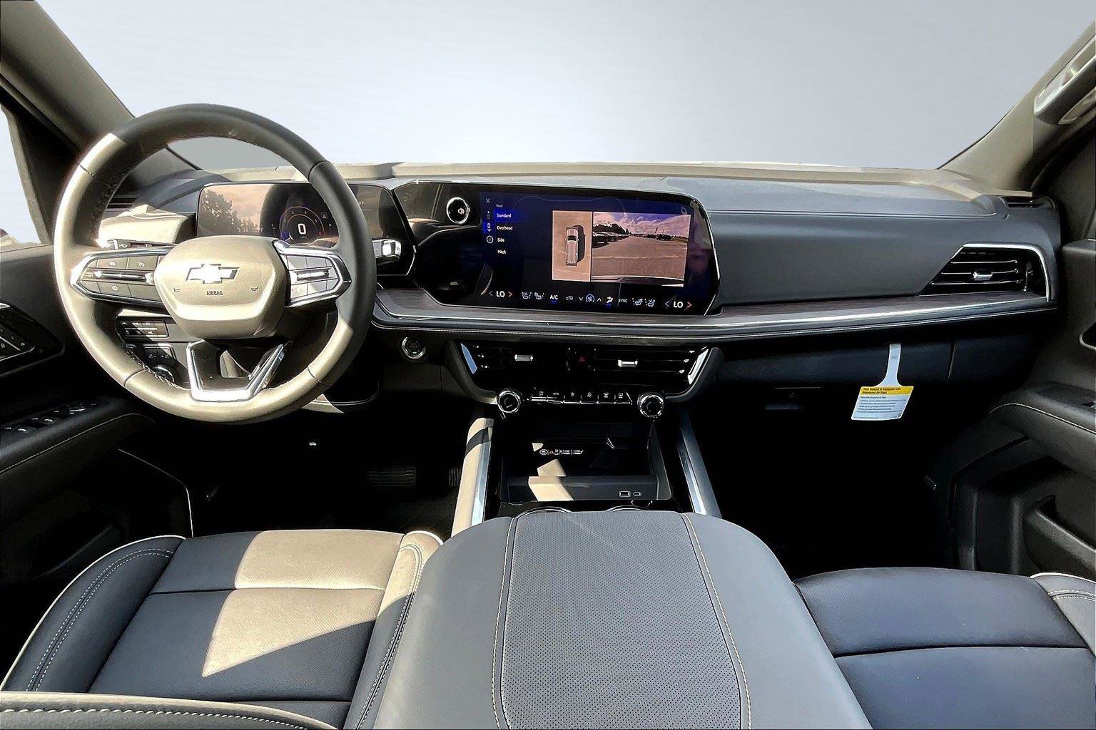 New 2025 Chevrolet Suburban Premier image 5
