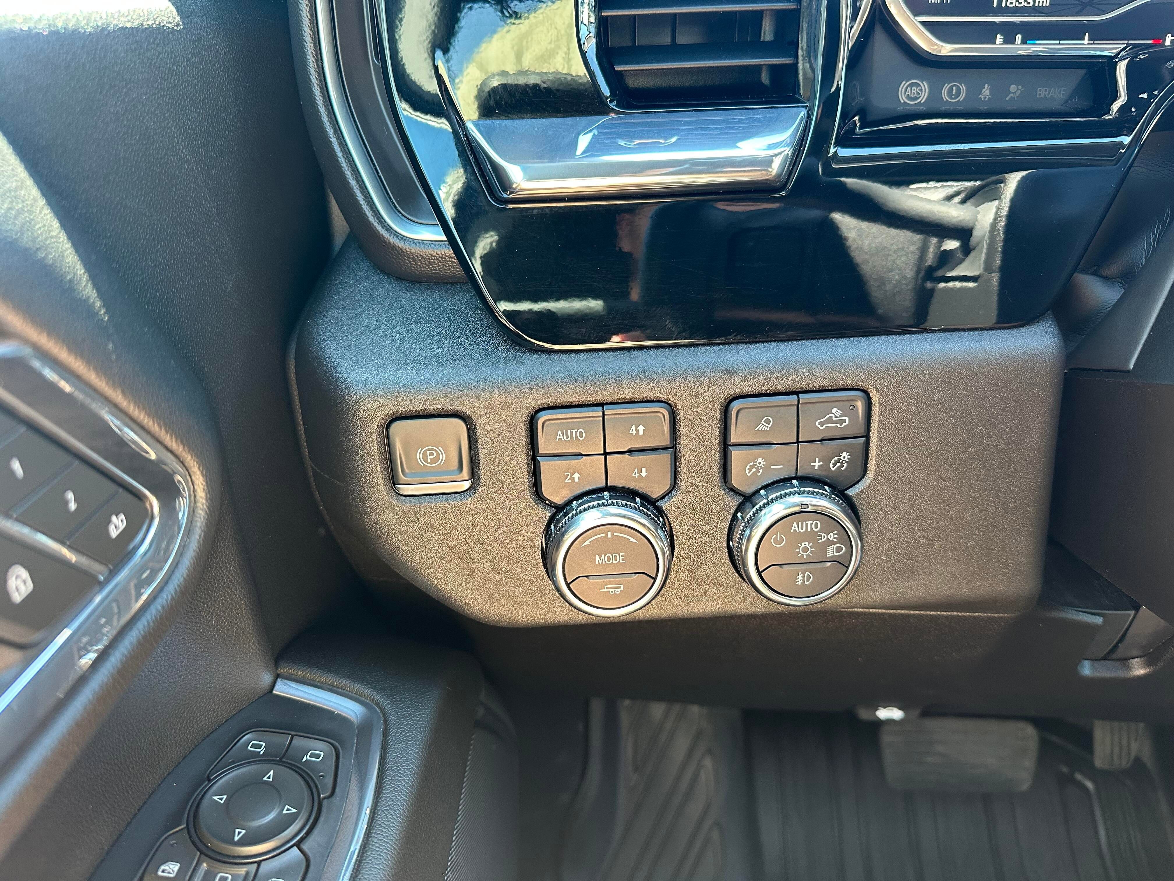 Used 2024 GMC Sierra 3500 SLT w/ X31 Off-Road Package image 25