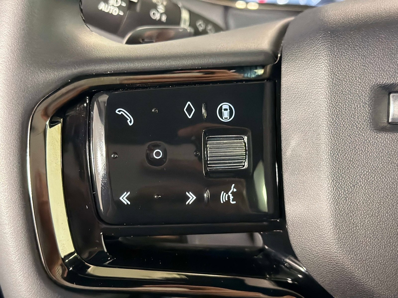 Used 2026 Land Rover Range Rover Evoque S image 45