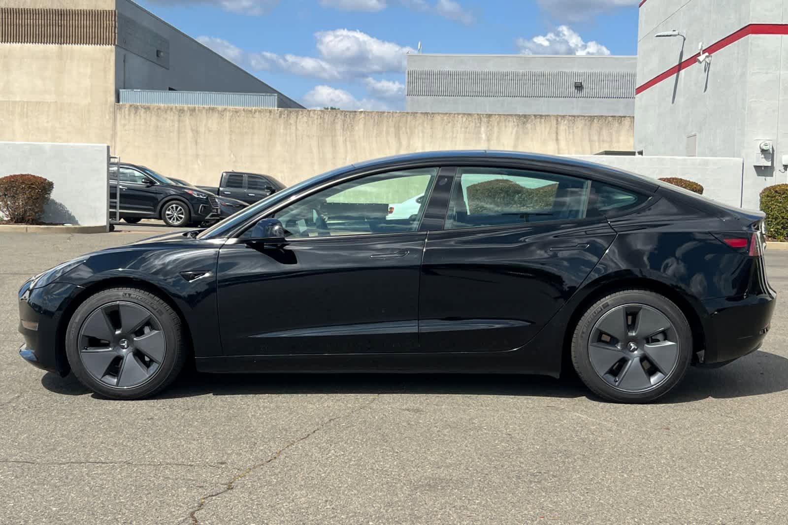 Used 2022 Tesla Model 3 Long Range AWD/4WD image 9
