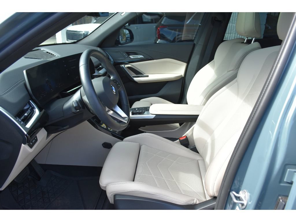 Used 2025 BMW X2 xDrive28i w/ Convenience Package image 10
