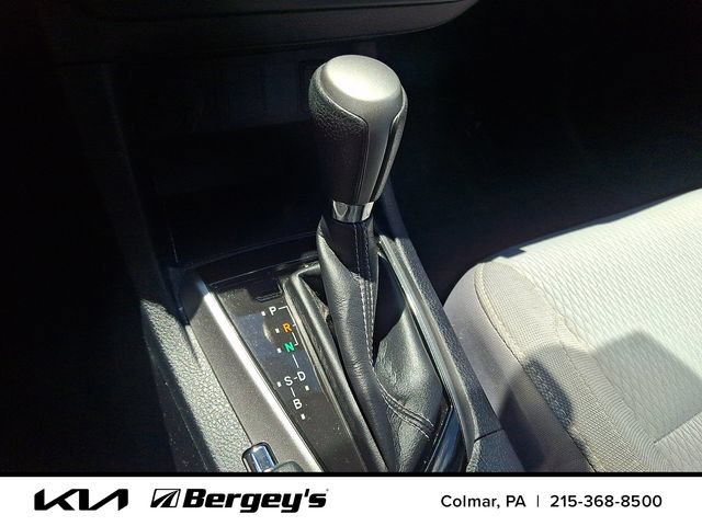 Used 2016 Toyota Corolla LE FWD image 16