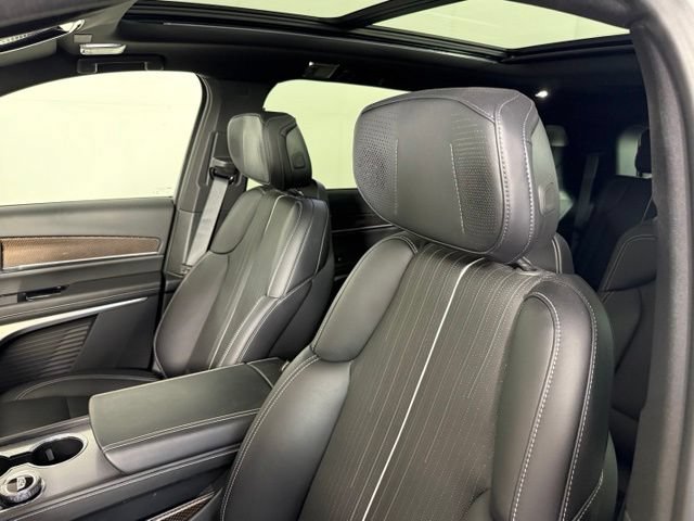 Certified 2026 Cadillac Vistiq Luxury w/ LPO, Floor Liner Package AWD/4WD image 7