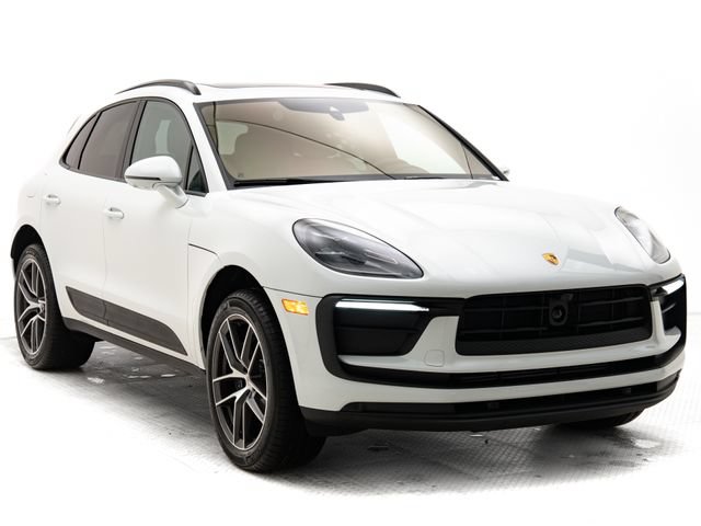 Certified 2026 Porsche Macan AWD/4WD image 34