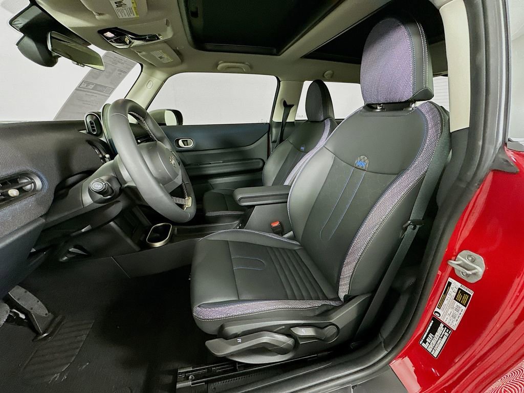 Certified 2025 MINI Cooper 2-Door Hardtop image 20