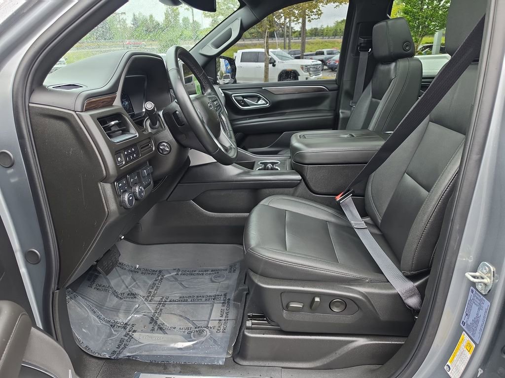 Certified 2024 Chevrolet Suburban Z71 w/ Luxury Package AWD/4WD image 25