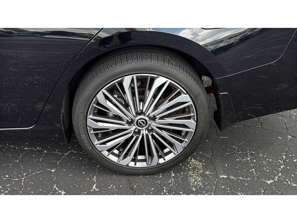 Used 2023 Nissan Altima 2.5 SL AWD/4WD image 12