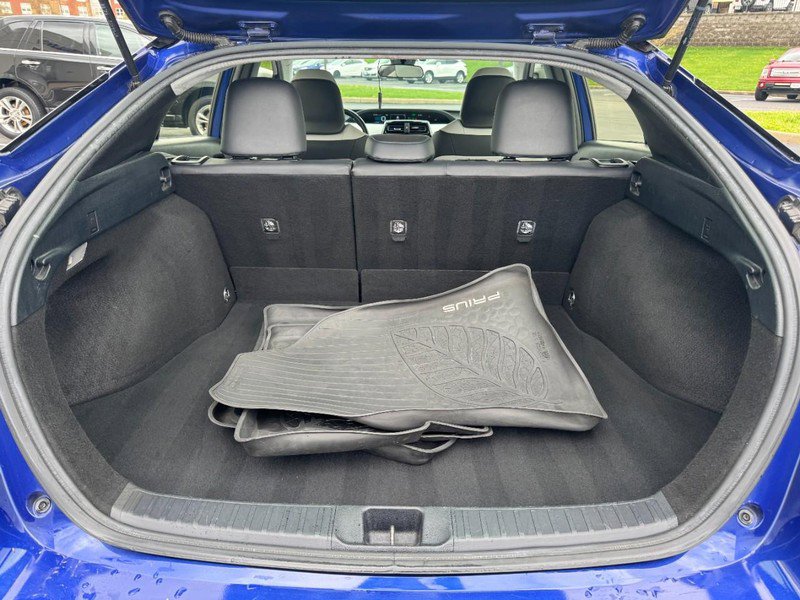 Used 2016 Toyota Prius Three Touring image 6