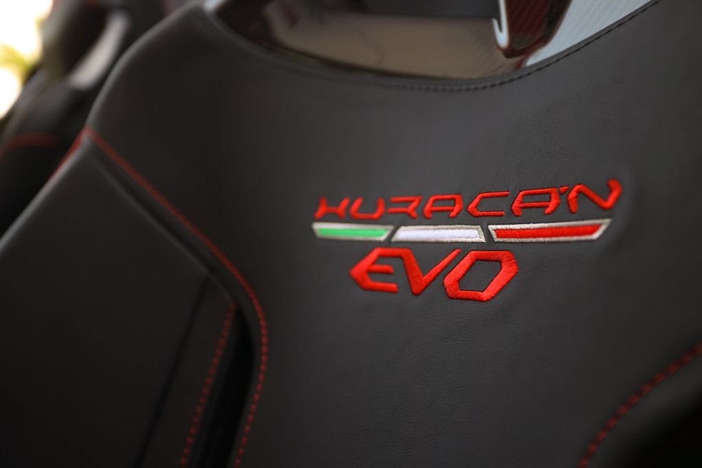 Used 2020 Lamborghini Huracan EVO RWD image 49