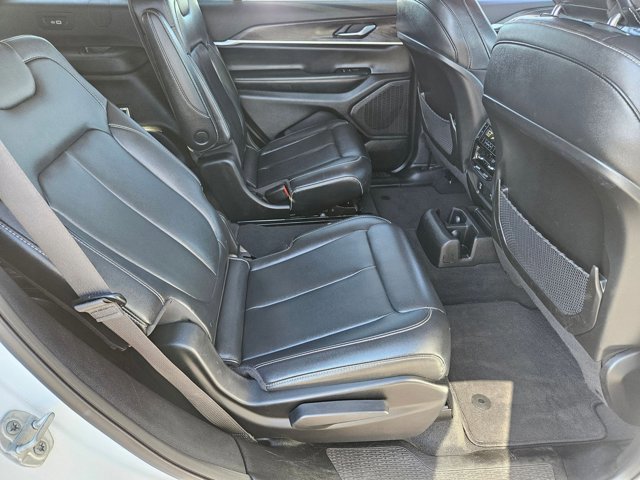 Used 2023 Jeep Grand Cherokee L Limited image 20