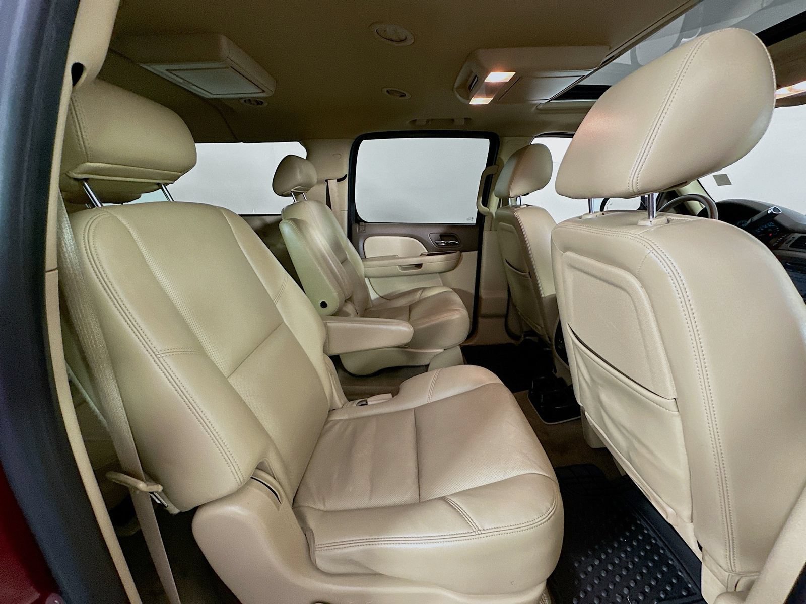 Used 2010 Chevrolet Suburban LTZ AWD/4WD image 31