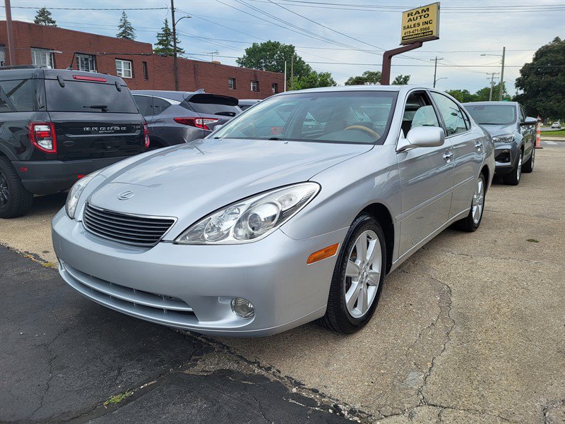 Used 2005 Lexus ES 330 FWD image 3