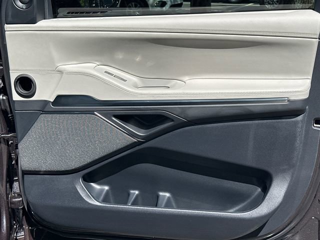 New 2026 Lincoln Navigator L Reserve AWD/4WD image 18