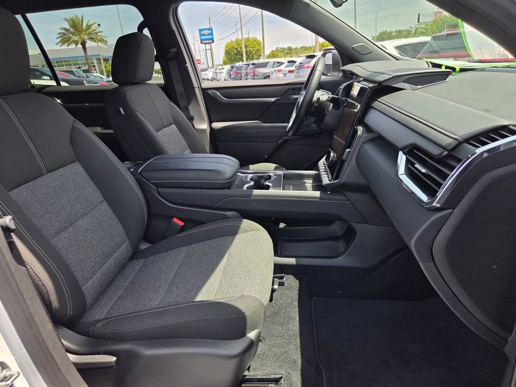 Used 2025 GMC Acadia Elevation FWD image 18