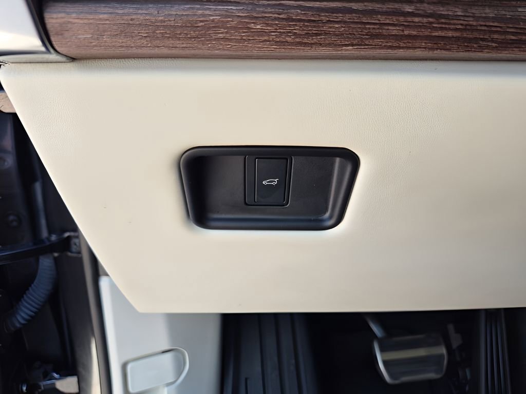 Used 2023 Land Rover Range Rover Autobiography AWD/4WD image 36