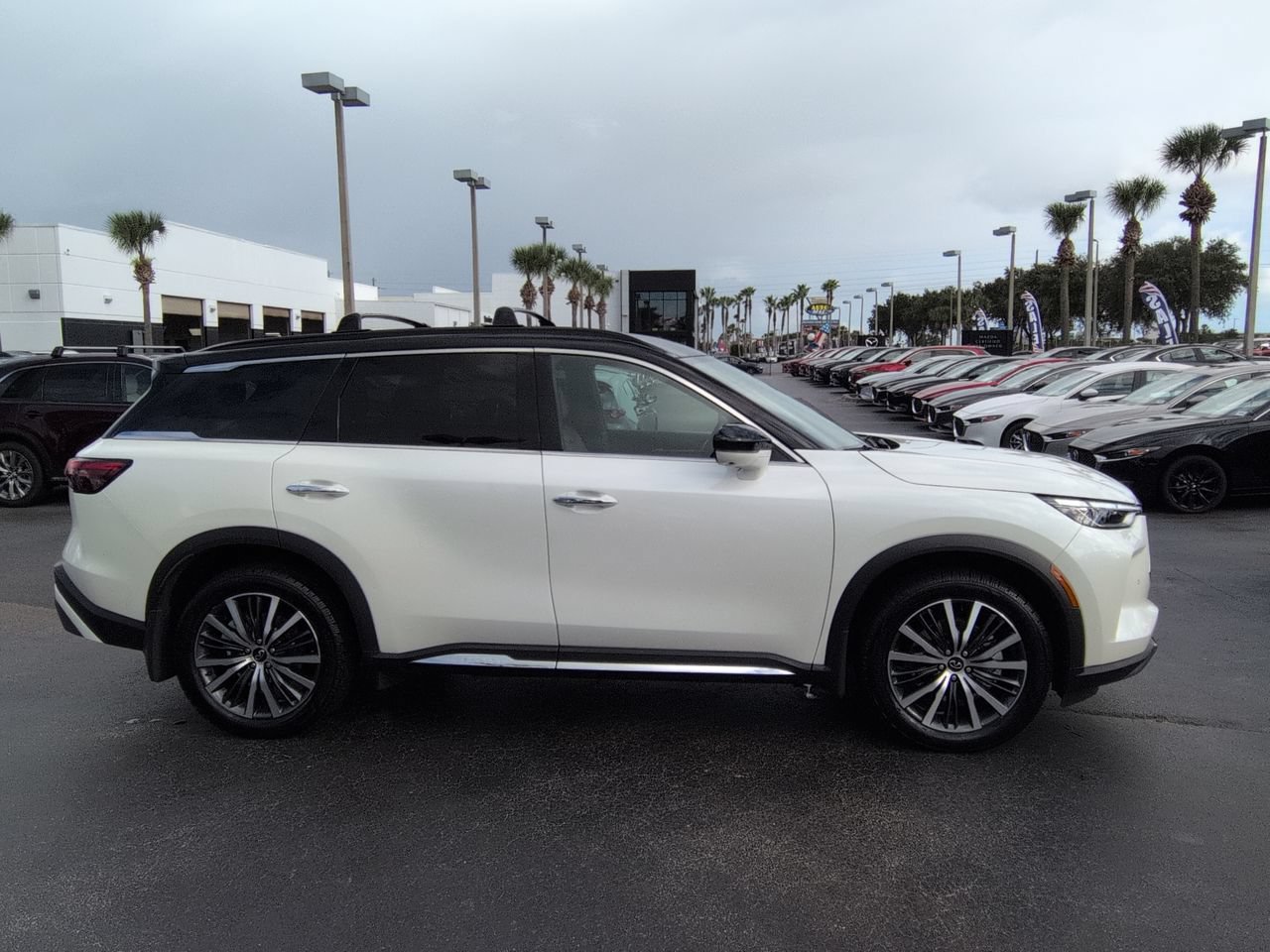 Used 2025 INFINITI QX60 Autograph w/ Cargo Package AWD/4WD image 3