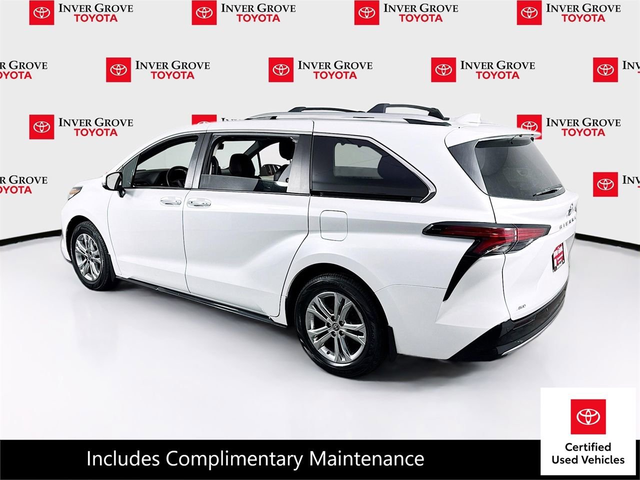 Certified 2022 Toyota Sienna Platinum image 7
