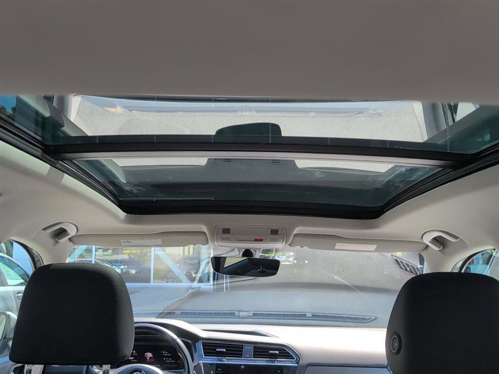 Used 2019 Volkswagen Tiguan SEL FWD image 16