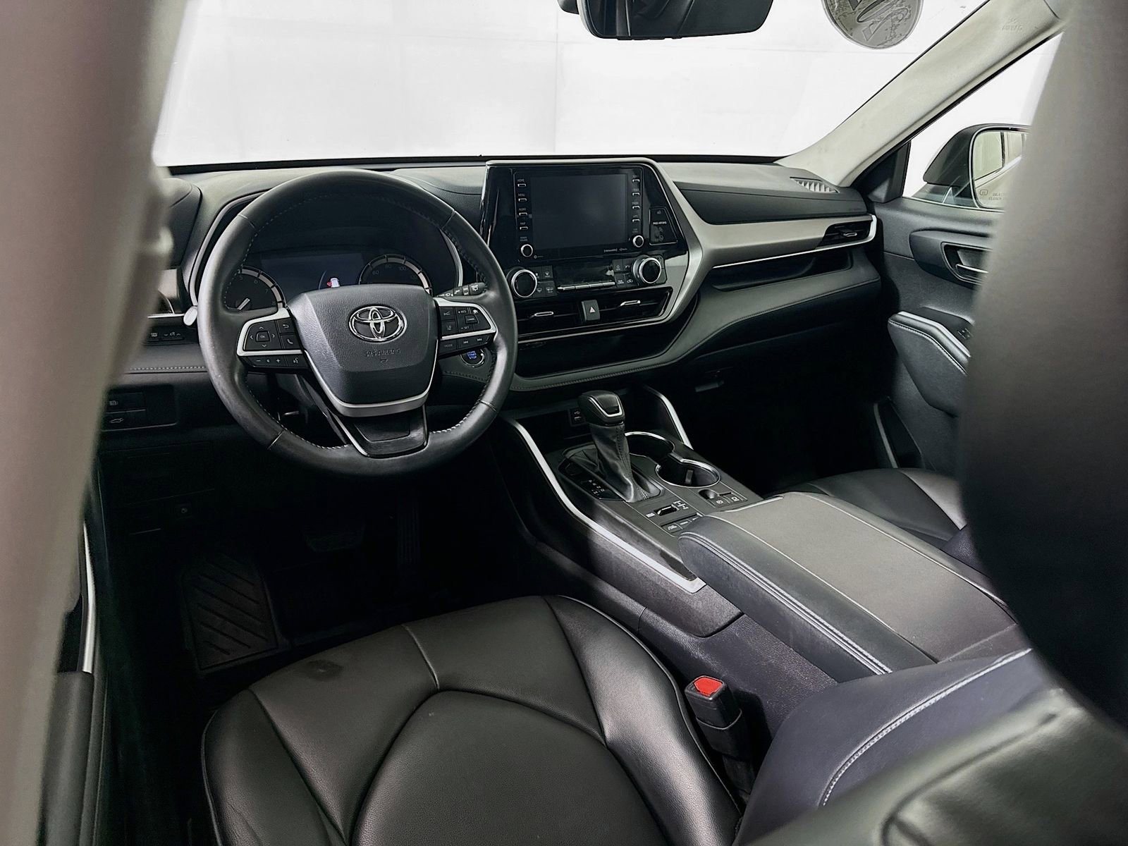 Used 2022 Toyota Highlander XLE image 20