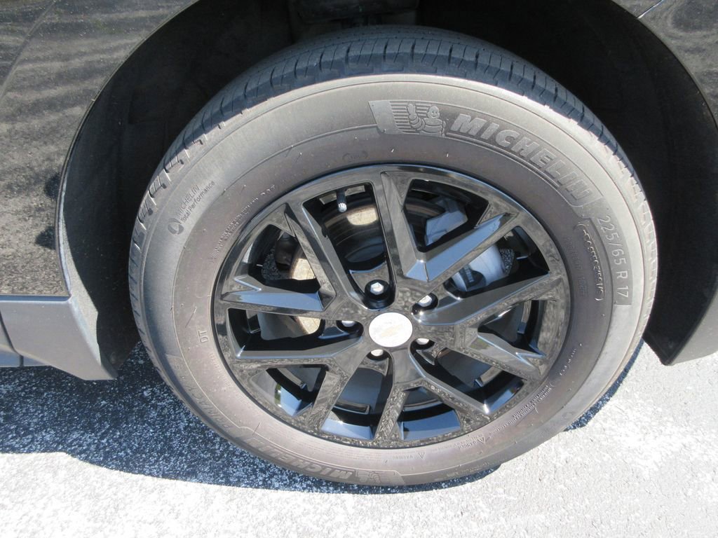 Used 2024 Chevrolet Equinox LT w/ LPO, Floor Liner Package FWD image 9