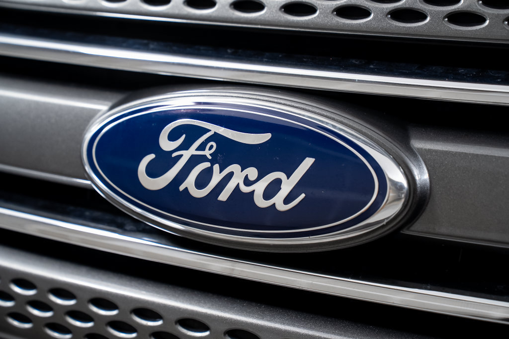 Used 2015 Ford Explorer Limited w/ Equipment Group 302A FWD image 18