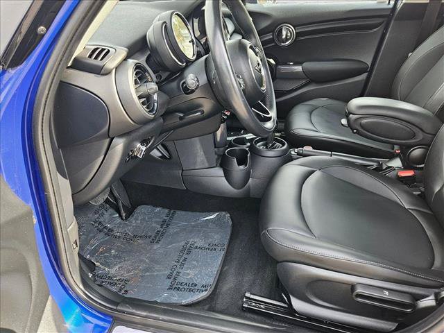 Used 2020 MINI Cooper 4-Door Hardtop w/ Storage Package FWD image 16