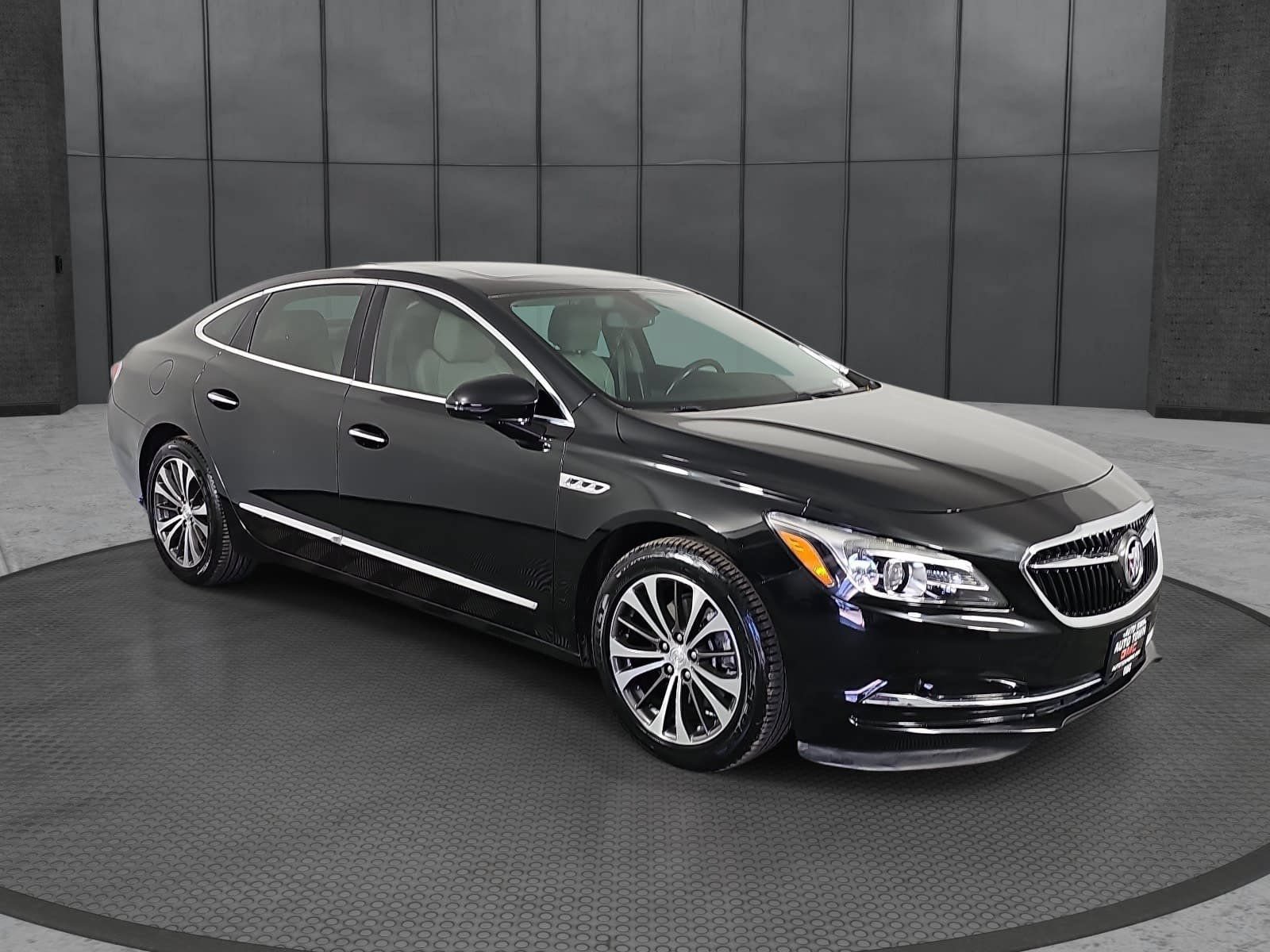 Used 2017 Buick LaCrosse Essence w/ Sun and Shade Package FWD image 3