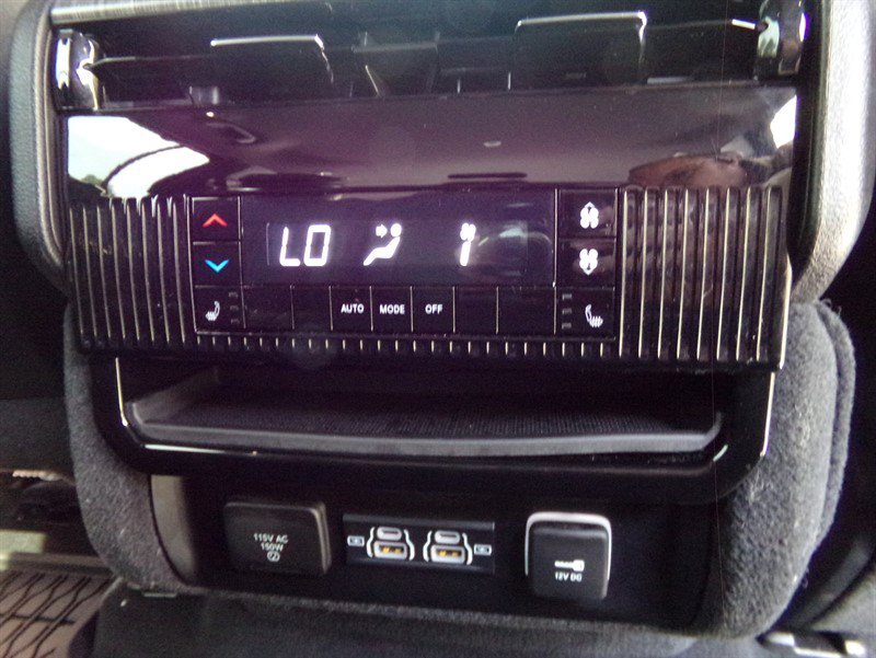 Used 2023 Jeep Wagoneer Series III w/ Convenience Group I AWD/4WD image 30