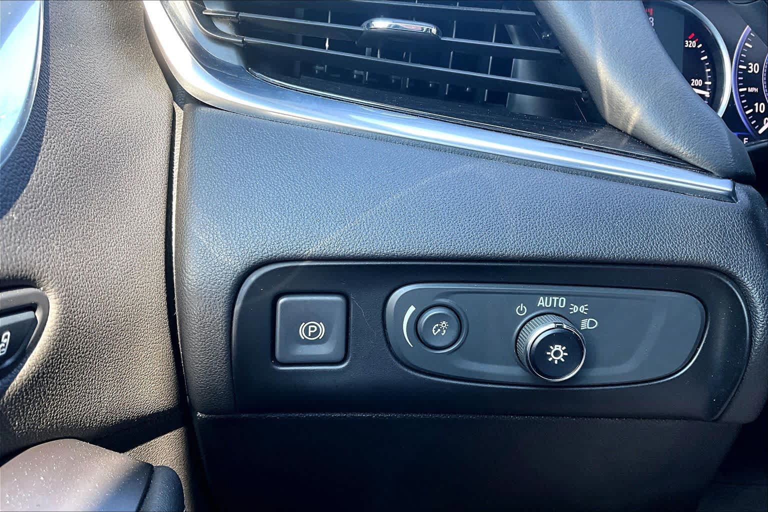 Used 2020 Buick Enclave Avenir w/ Avenir Technology Package FWD image 34