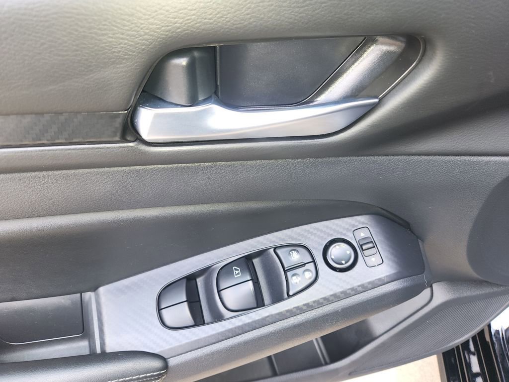 Used 2025 Nissan Altima 2.5 SV image 28