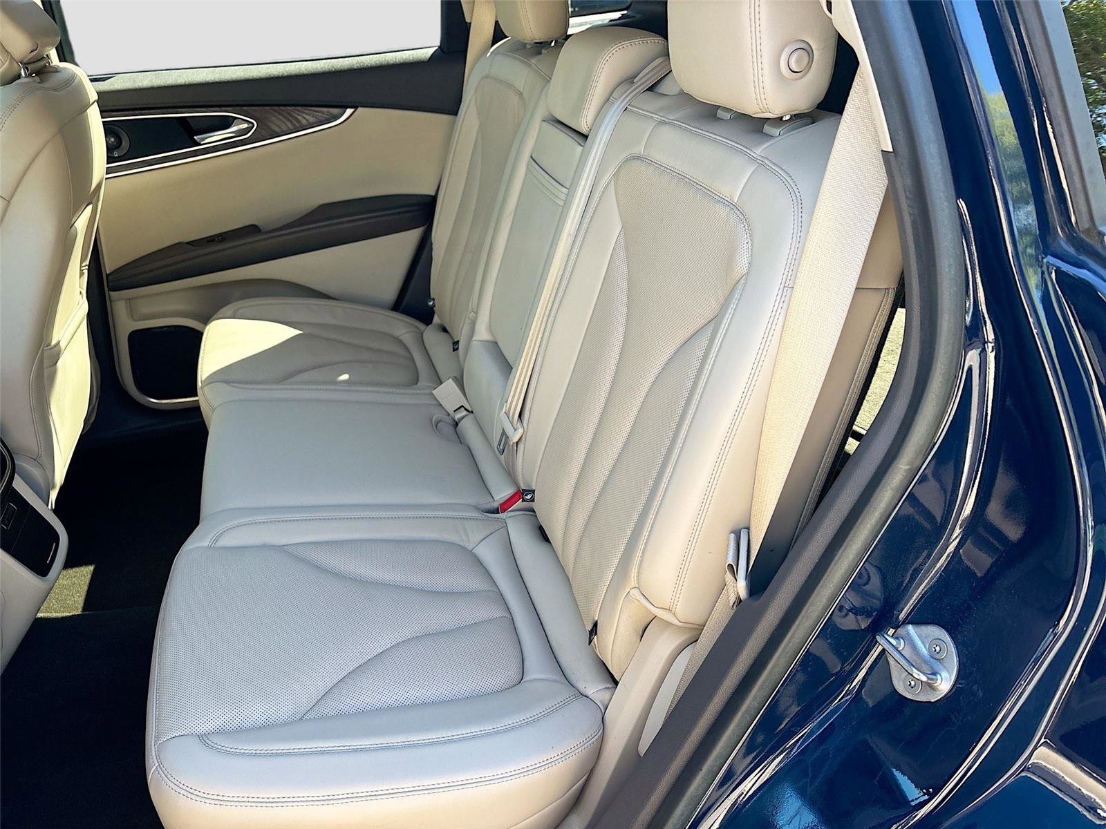 Used 2020 Lincoln Nautilus Reserve w/ Equipment Group 201A image 26