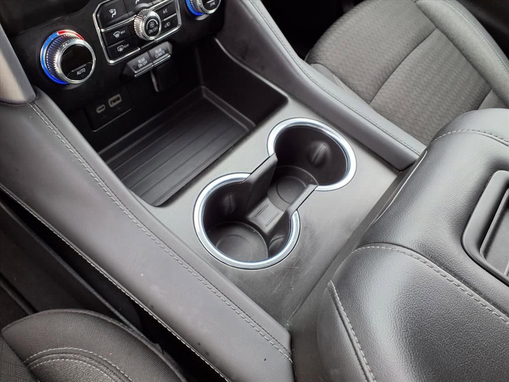 Used 2024 GMC Yukon XL SLE image 25