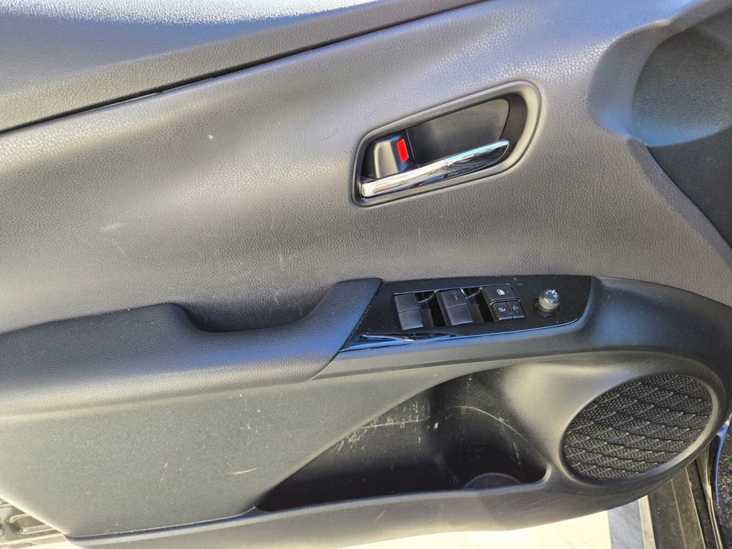 Used 2021 Toyota Prius LE FWD image 7