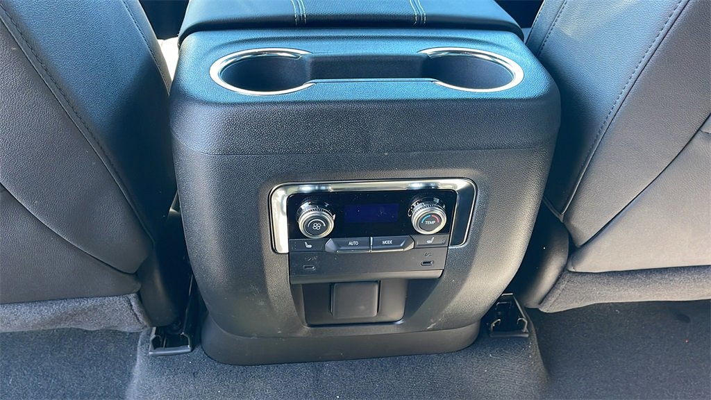 New 2026 GMC Yukon Elevation image 16