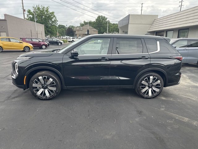 New 2025 Mitsubishi Outlander AWD image 5